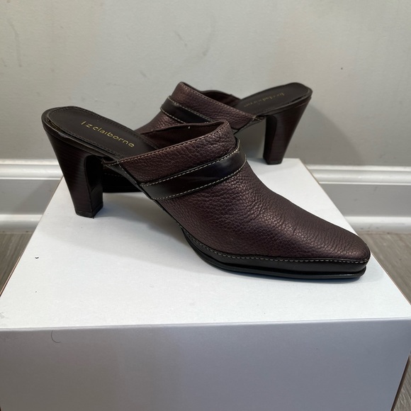 Liz Claiborne Brown Leather Mules Size 7 - Picture 2 of 5